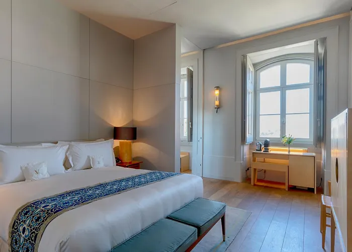 Hotel with pool: Verride Palacio Santa Catarina