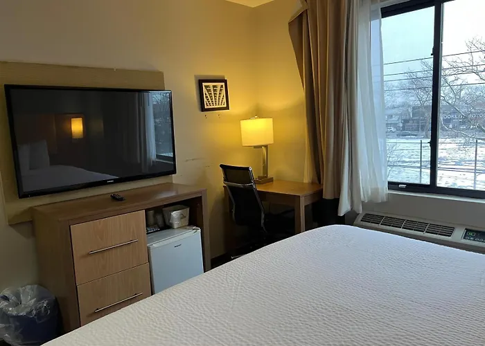 Cheap hotel: Days Inn By Wyndham Brooklyn Marine Park