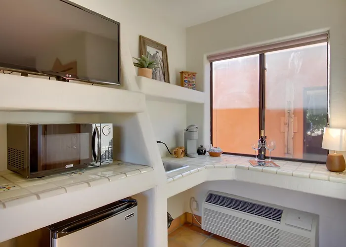 'La Paloma' - Full Circle Ranch Studio W/ Views!