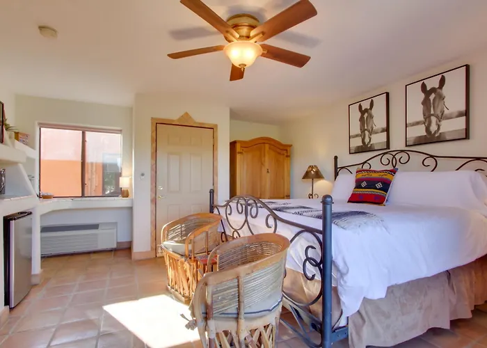 'La Paloma' - Full Circle Ranch Studio W/ Views!