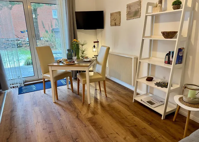 Seelund: Tranquil Garden Apartment Near Baltic Sea