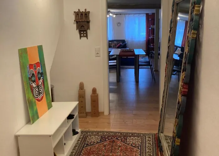 Zentrale Grosse Wohnung Mit 2 Schlafzimmern Fuer Maximal 3 Erwachsene Und 2 Kinder