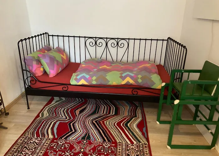 Zentrale Grosse Wohnung Mit 2 Schlafzimmern Fuer Maximal 3 Erwachsene Und 2 Kinder