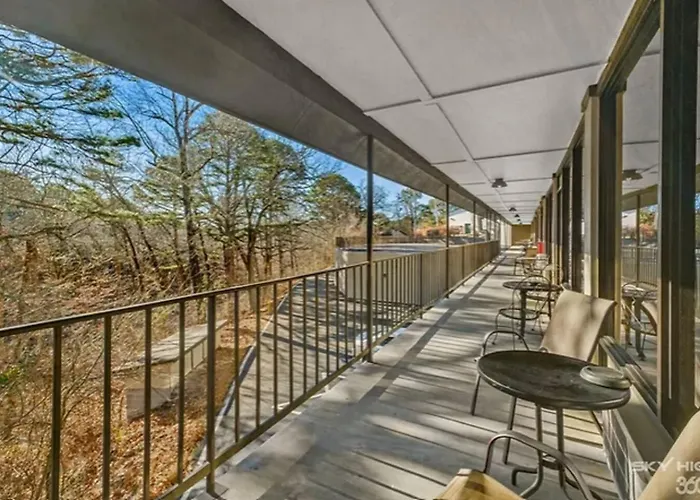 Stonegate Lodge King Bed Wifi 50 Roku Tv Salt Water Pool Room #104