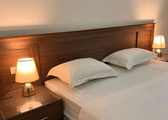 ريزا الفندقية Reeza Suites
