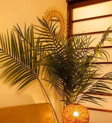 ジブリ美術館徒歩10分　三鷹駅近　最大５名　暮らすように泊まる【Mitaka Wood Room】