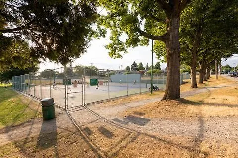 2Br Suite Close To Transit - Great For Vancouver