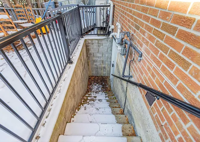 166 Basement - Cozy 3Br Markham Stay, Patio, Parking, Pet-Free