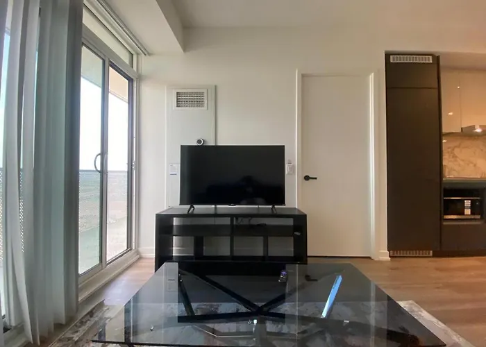 Luxury 2 Bed Apartment In Vaughan Near Wonderland!