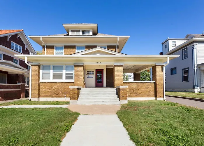 Modern 1 Bed 1 Bath Unit Heart Of College Hill