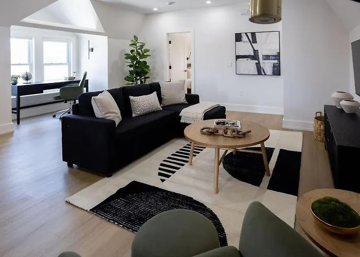 Excellence By Urooms Apartments Near Nyc And Newark Airport With Parking