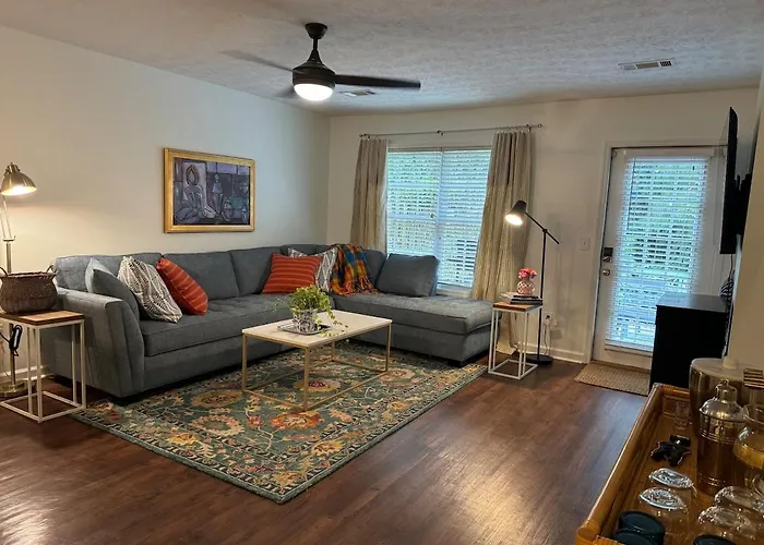Lovely 2Br 3Ba Condo