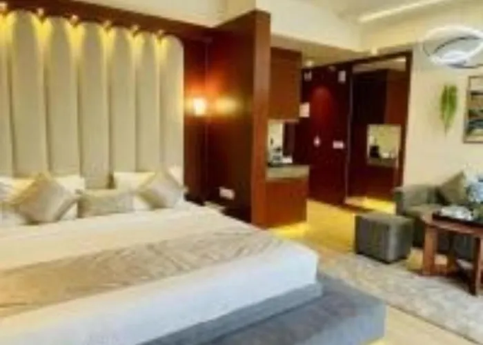 Hotel The Grace Residency - Near Hotel Hyatt ,Dlf Mypad, Gomtinagar, Lucknow