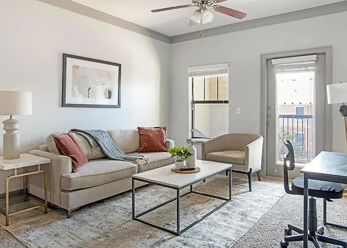 Landing Stunning 3Bd Clubhouse