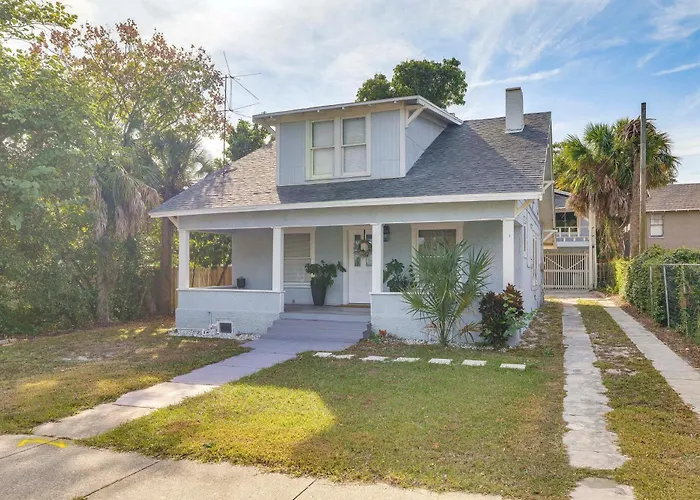 Walk To Winter Haven Hospital: Convenient Apt
