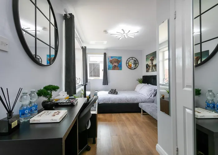 The Ashcroft - Stylish Luxury Studio Near City Centre - Free Parking