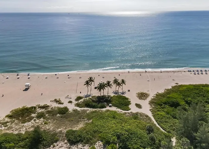 Cozy One-Bedroom Beach Apartment On Singer Island