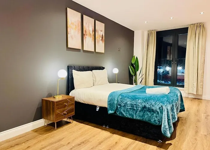 Lux 2 Bedroom Flat Central Brentwood Slp 8 Guests