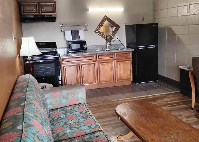 1 King Bed 1 Bath Apt With Full Kitchen 117