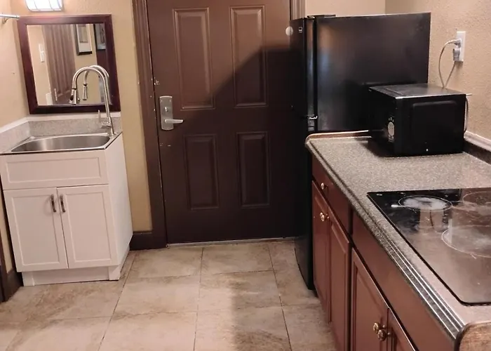2 Double Beds Studio With Full Kitchen 104