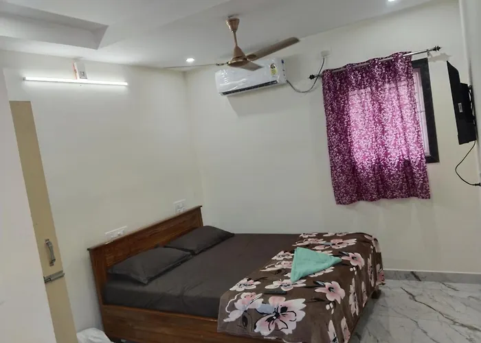 Rr Suites