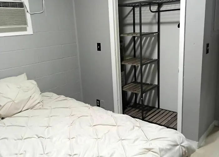 Cosy Single-Level Home With Laundry And Parking