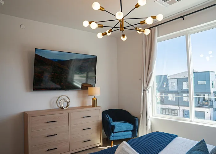 Brand New, Cozy & Modern Condo - Dogs Welcome