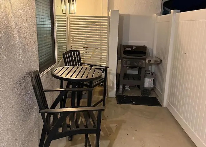 Luxury 1Br Suite Kitchen, Fireplace, Laundry, Bbq