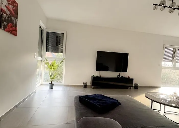 Parisapartment In Homburg Modern, Neu & Elegant
