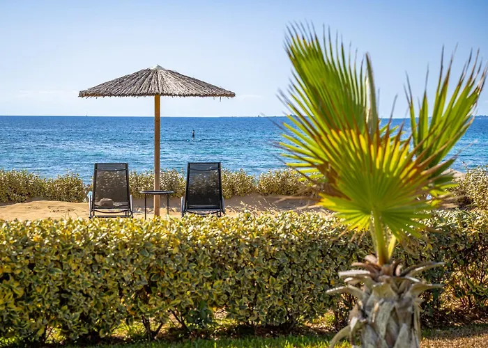 Sandoa Residence - Beachfront
