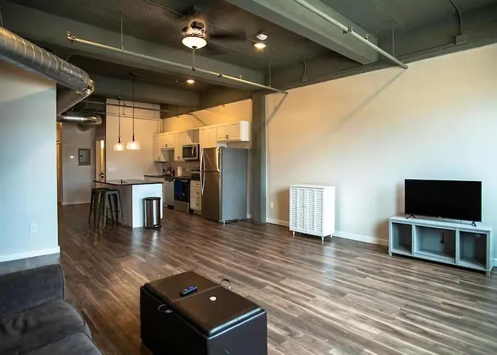 Motor Row Loft In The Heart Of Downtown 1 Bd/1 Bth