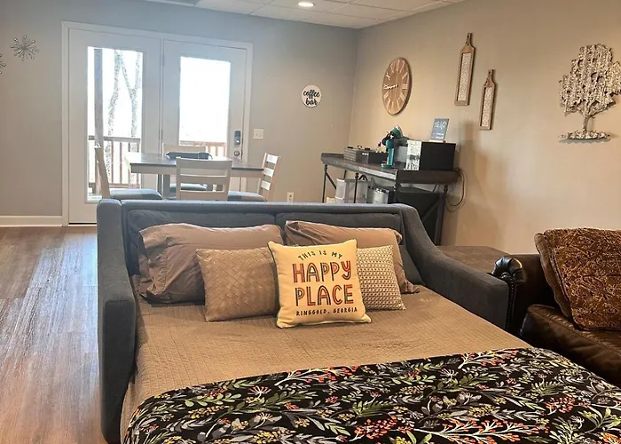 Bohemian Hideaway, Mountain And Valley Views, Pet Friendly