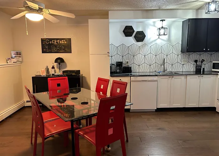 Longmont Board Games, Beds, And Boats - 2Br