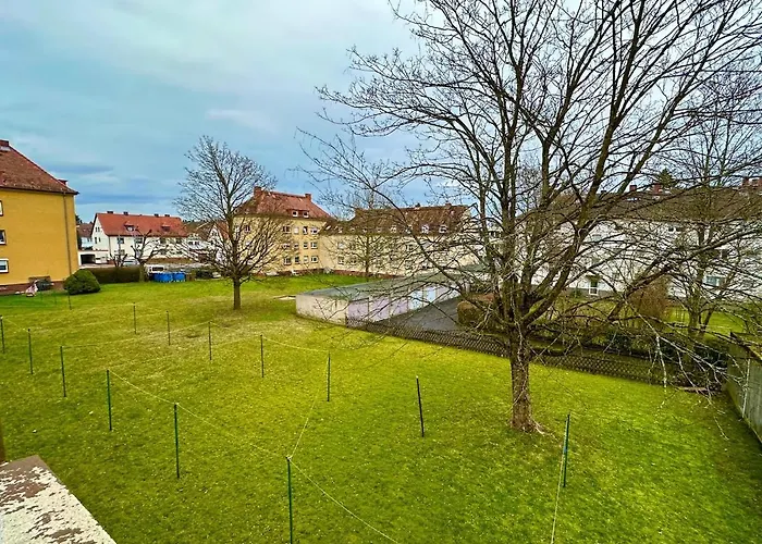Modern 2 Bedroom Apartment Near Train Station