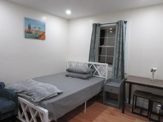 Cozy Rooms In Ozone Park