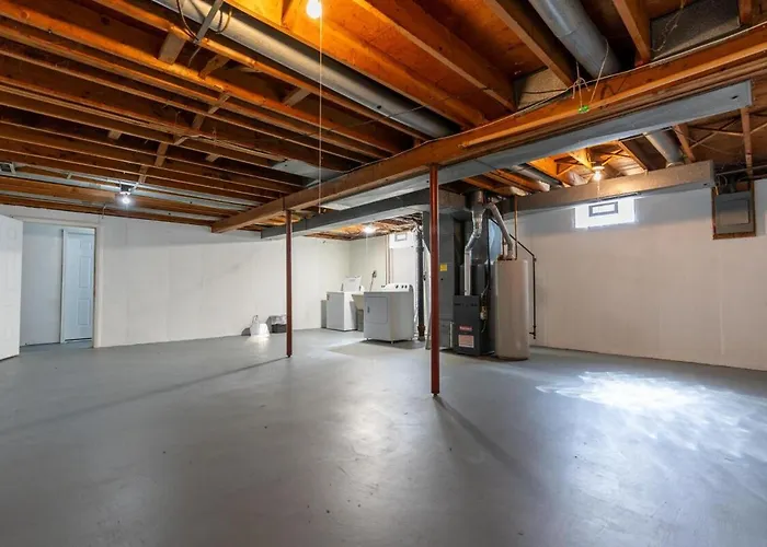 Akron 2 Bed 1 Bath Mountain Oasis Dog Friendly