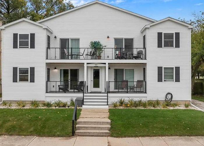 Beachside Condo W Stunning Lake Views