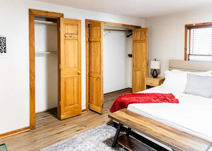 Charming 2 Bedroom Apartment Near Nyc, Metlife Stadium