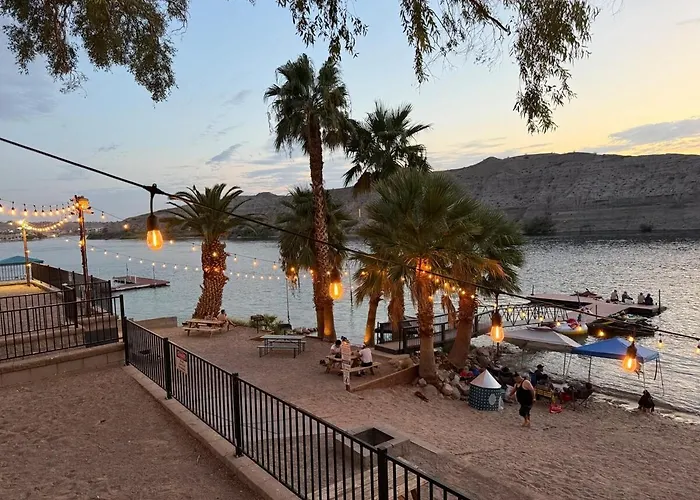 Rendezvous On The River