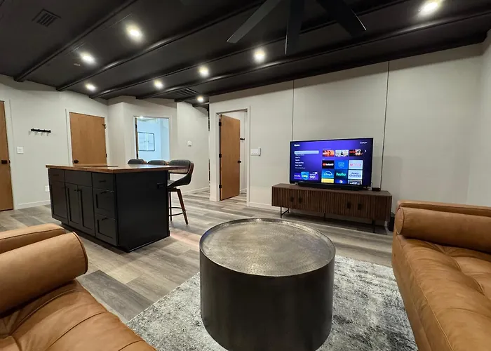 Modern Loft With Red Rock Views - Downtown St George