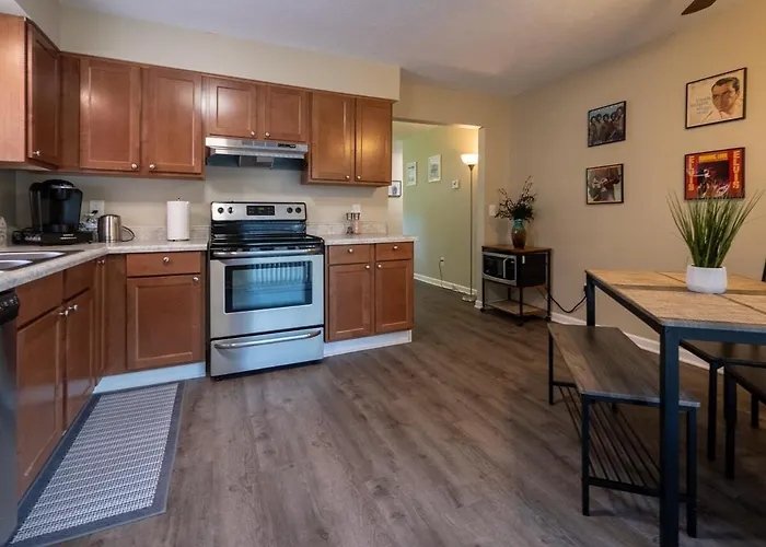 Lovely West Akron Home With Attached Private Garage