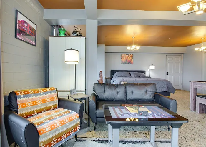 Unique Studio In Downtown Lebanon, Pets Welcome!