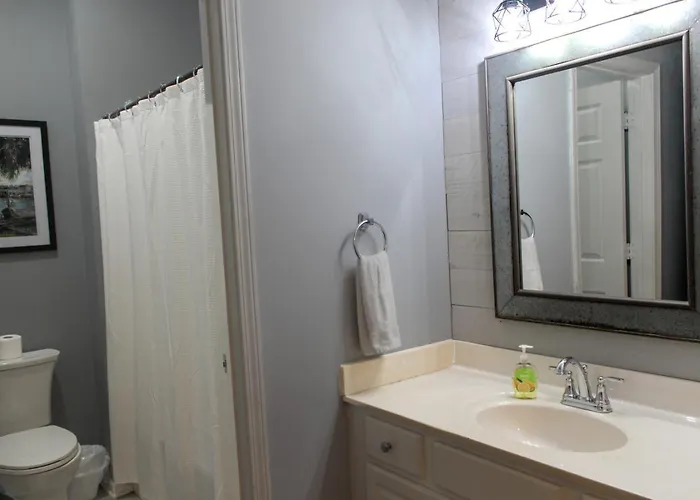 The Suite At 125 Royal Postes Rd
