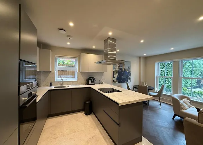 Modern 1Br 1Ba Apartment In Chigwell - Chcl F5