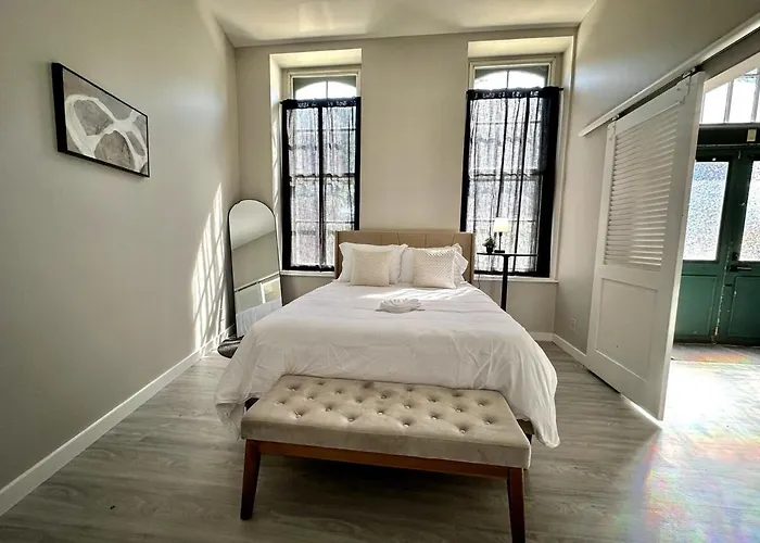 Private Entrance Cozy Apt Bright Modern