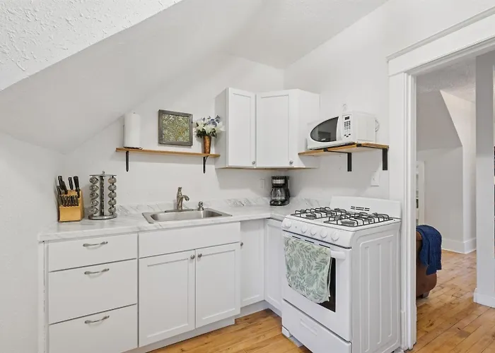 1Br Apartment Across From Como Lake - Bayberry