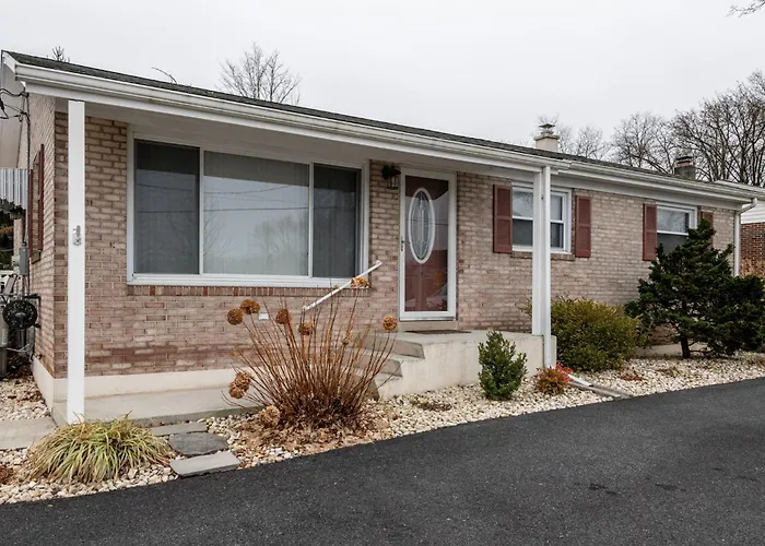 5 Woods Dr