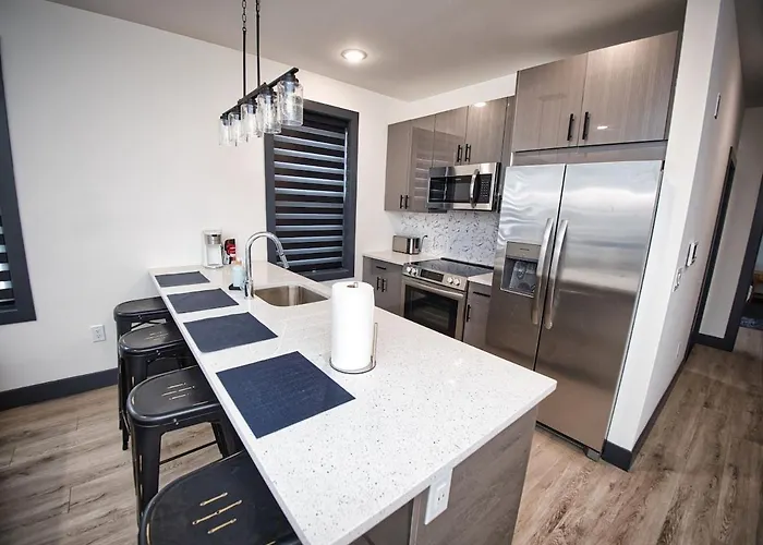 Luxurious And Spacious Apt With Parking 20 Min To Nyc