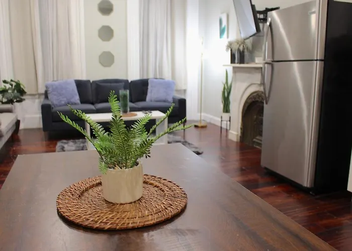 Rare 1Br Apt With Character Great Location!