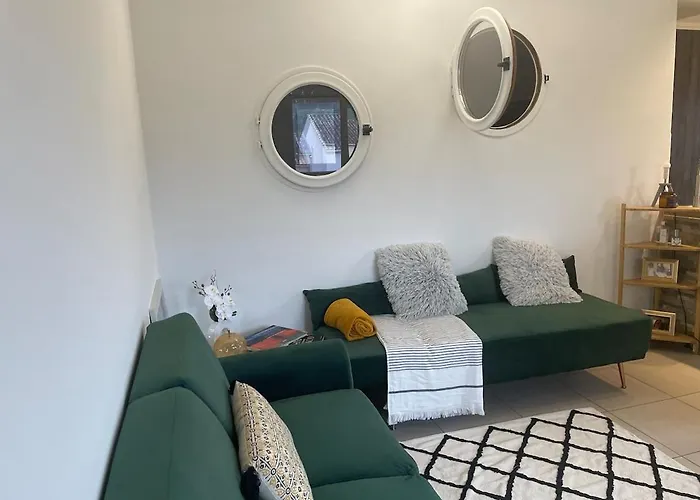 Charming Forest And River Apartment In Sophia